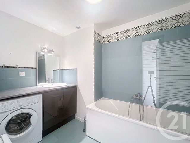 Afficher la photo en grand Appartement Autre à vendre - 5 pièces - 119.6 m2 - MEZE - 34 - LANGUEDOC-ROUSSILLON - Century 21 Bassin De Thau