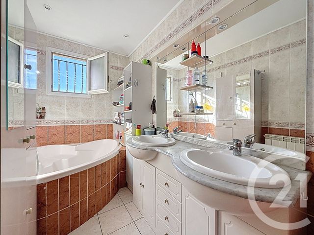 maison à vendre - 5 pièces - 108.4 m2 - MONTBAZIN - 34 - LANGUEDOC-ROUSSILLON - Century 21 Bassin De Thau